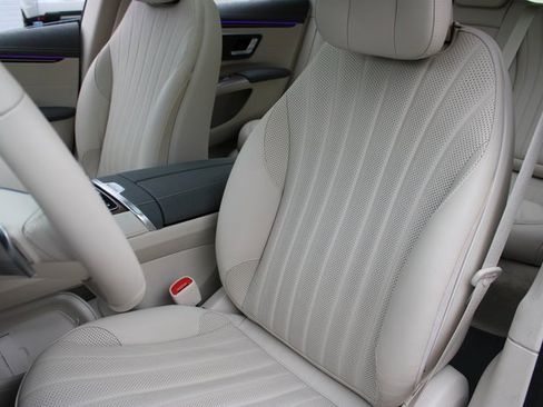 Used 2023 Mercedes-Benz EQS 580 4MATIC Sedan image 10