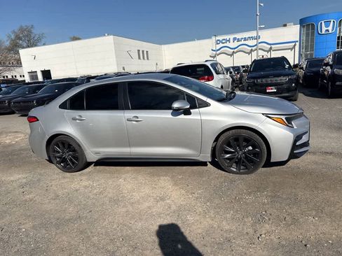 Used 2024 Toyota Corolla SE image 11
