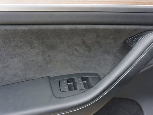 Used 2024 Tesla Model Y Long Range image 4