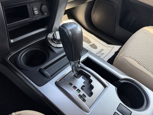 Used 2014 Toyota 4Runner SR5 AWD/4WD image 21