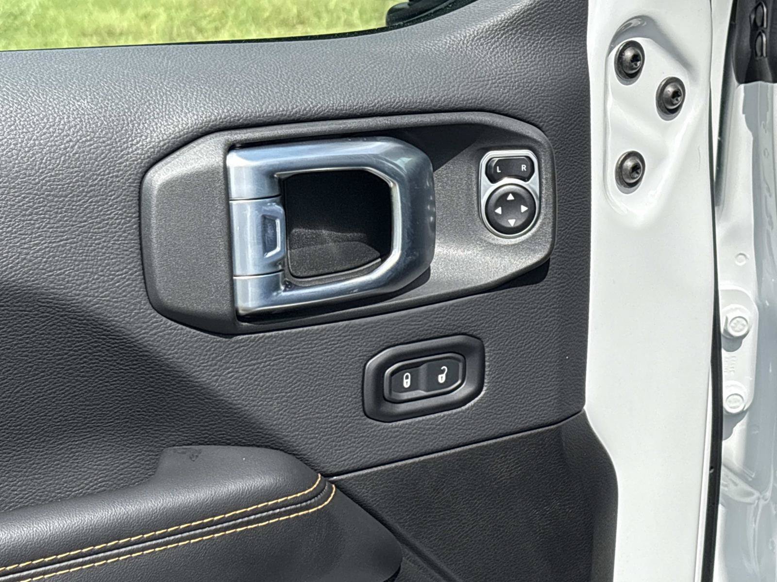 New 2027 Jeep Wrangler Unlimited Sahara AWD/4WD image 17