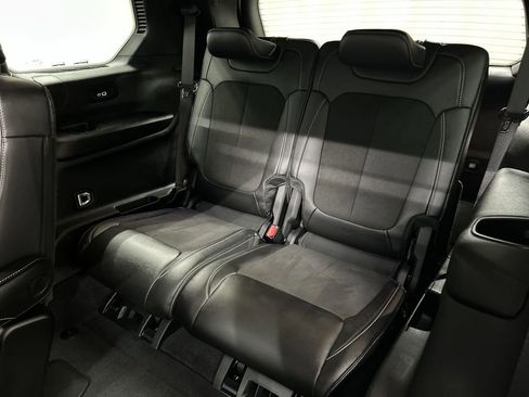 Used 2023 Jeep Grand Cherokee L Laredo AWD/4WD image 21