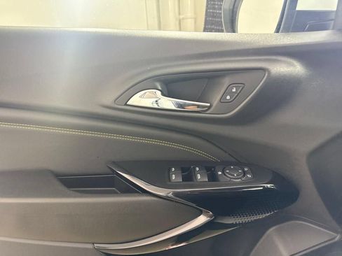 Used 2025 Chevrolet Trax LT w/ Driver Confidence Package FWD image 19