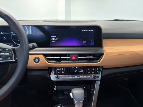 Certified 2025 Kia Seltos EX w/ EX Sunroof Package FWD image 16