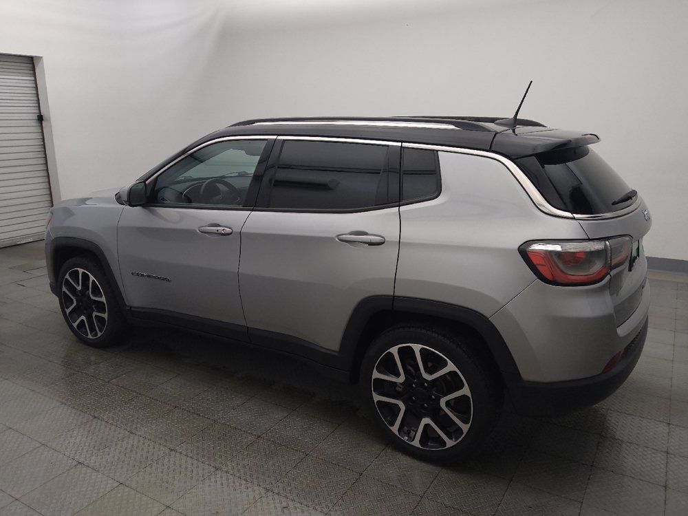Used 2021 Jeep Compass Limited w/ Elite Exterior Group FWD image 3