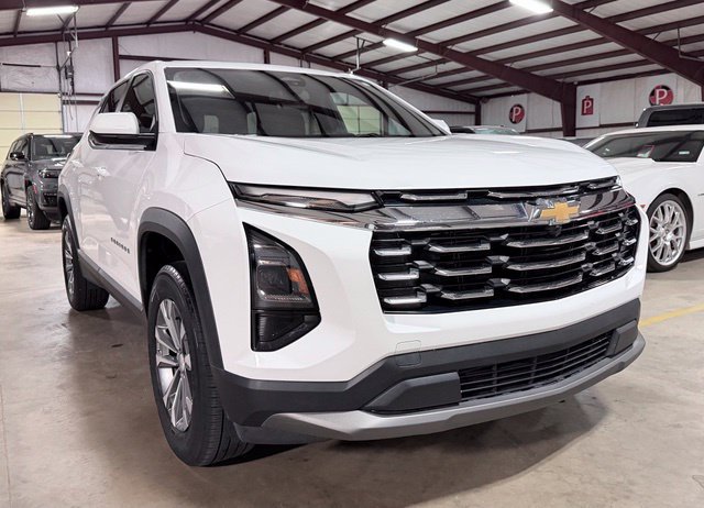 Used 2025 Chevrolet Equinox LT FWD image 1