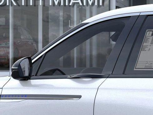 New 2025 Lincoln Nautilus Premier AWD/4WD image 20