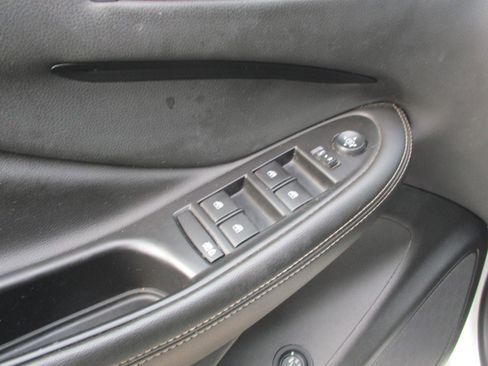 Used 2018 Buick Envision Essence image 23