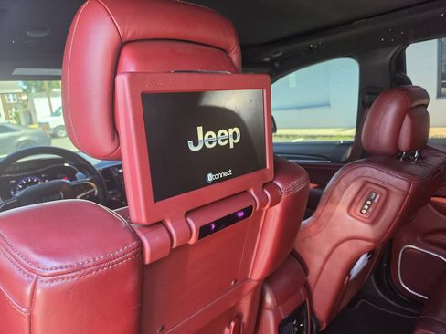 Used 2018 Jeep Grand Cherokee Trackhawk AWD/4WD image 62
