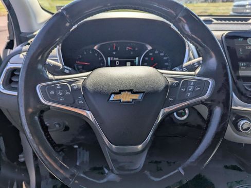 Used 2018 Chevrolet Equinox Premier image 18