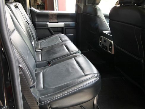 Used 2019 Ford F250 Lariat w/ Lariat Ultimate Package AWD/4WD image 45