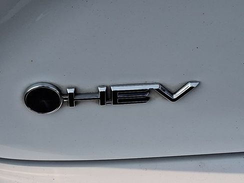 Certified 2025 Toyota Camry SE FWD image 8