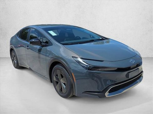 New 2026 Toyota Prius Plug-In Hybrid FWD image 3