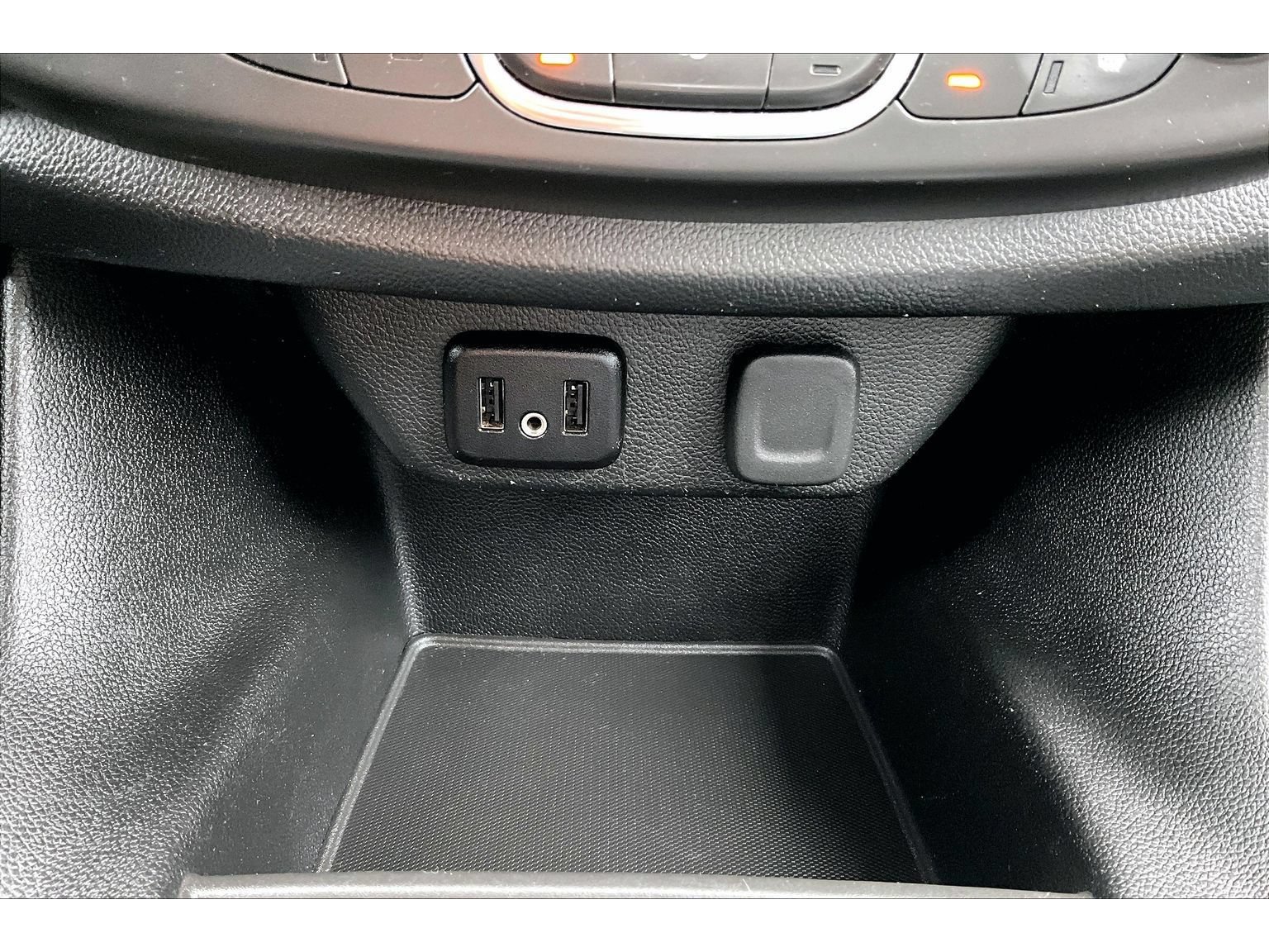 Used 2019 Chevrolet Traverse LT AWD/4WD image 27