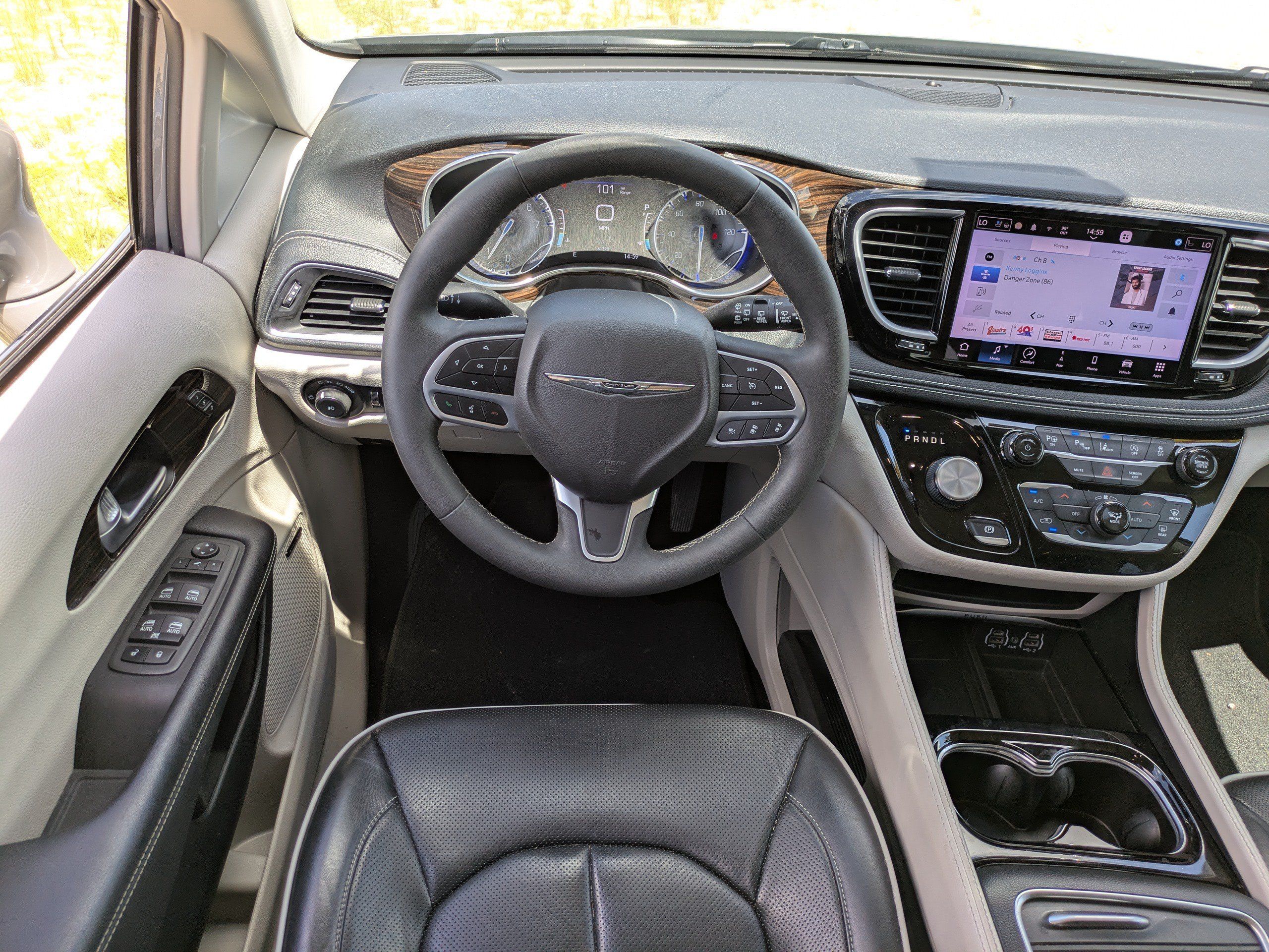 Used 2022 Chrysler Pacifica Limited FWD image 15