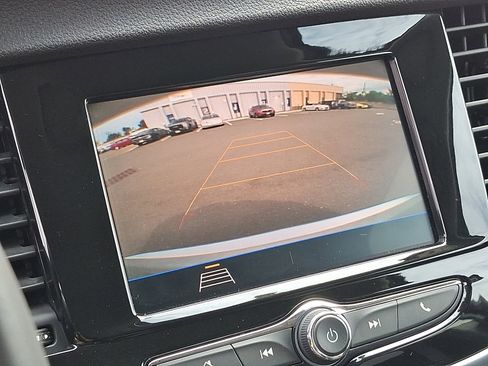 Used 2022 Buick Encore Preferred w/ Safety Package image 18