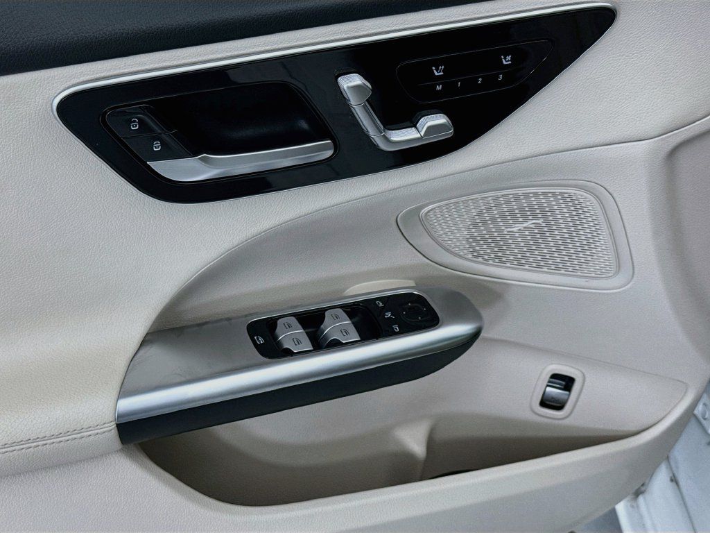 Certified 2024 Mercedes-Benz C 300 Sedan image 21