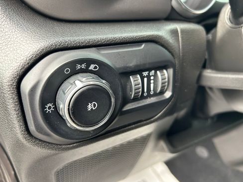 Used 2022 Jeep Wrangler Unlimited Sport image 14