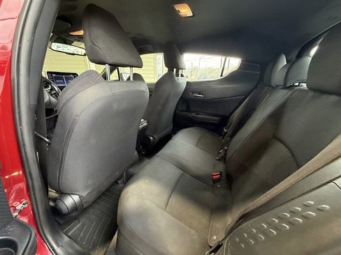 Used 2019 Toyota C-HR XLE image 12