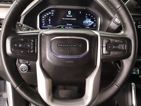 Used 2025 GMC Sierra 2500 Denali AWD/4WD image 3