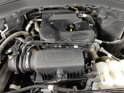 Used 2020 Ford Explorer 2WD image 30