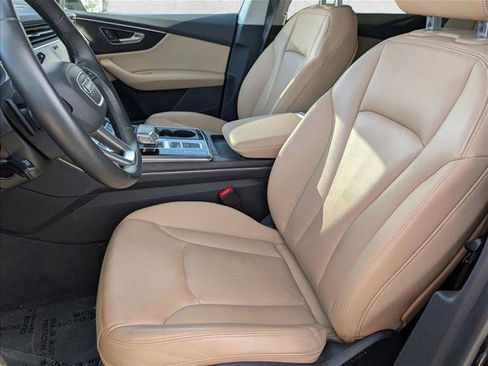 Used 2023 Audi Q8 Premium w/ Convenience Package image 17