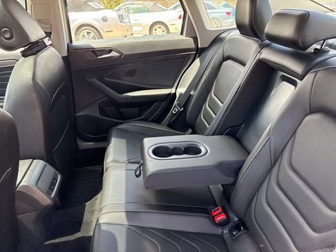 Certified 2022 Volkswagen Jetta SEL FWD image 15