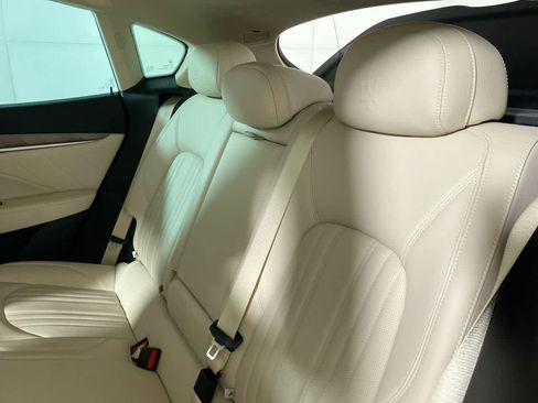 Used 2020 Maserati Levante GranLusso image 34