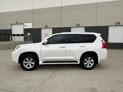 Used 2010 Lexus GX 460 w/ Convenience Pkg AWD/4WD image 2