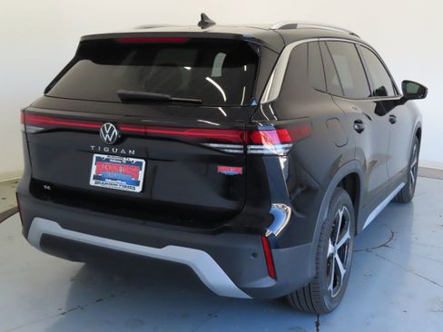 New 2026 Volkswagen Tiguan SE image 4