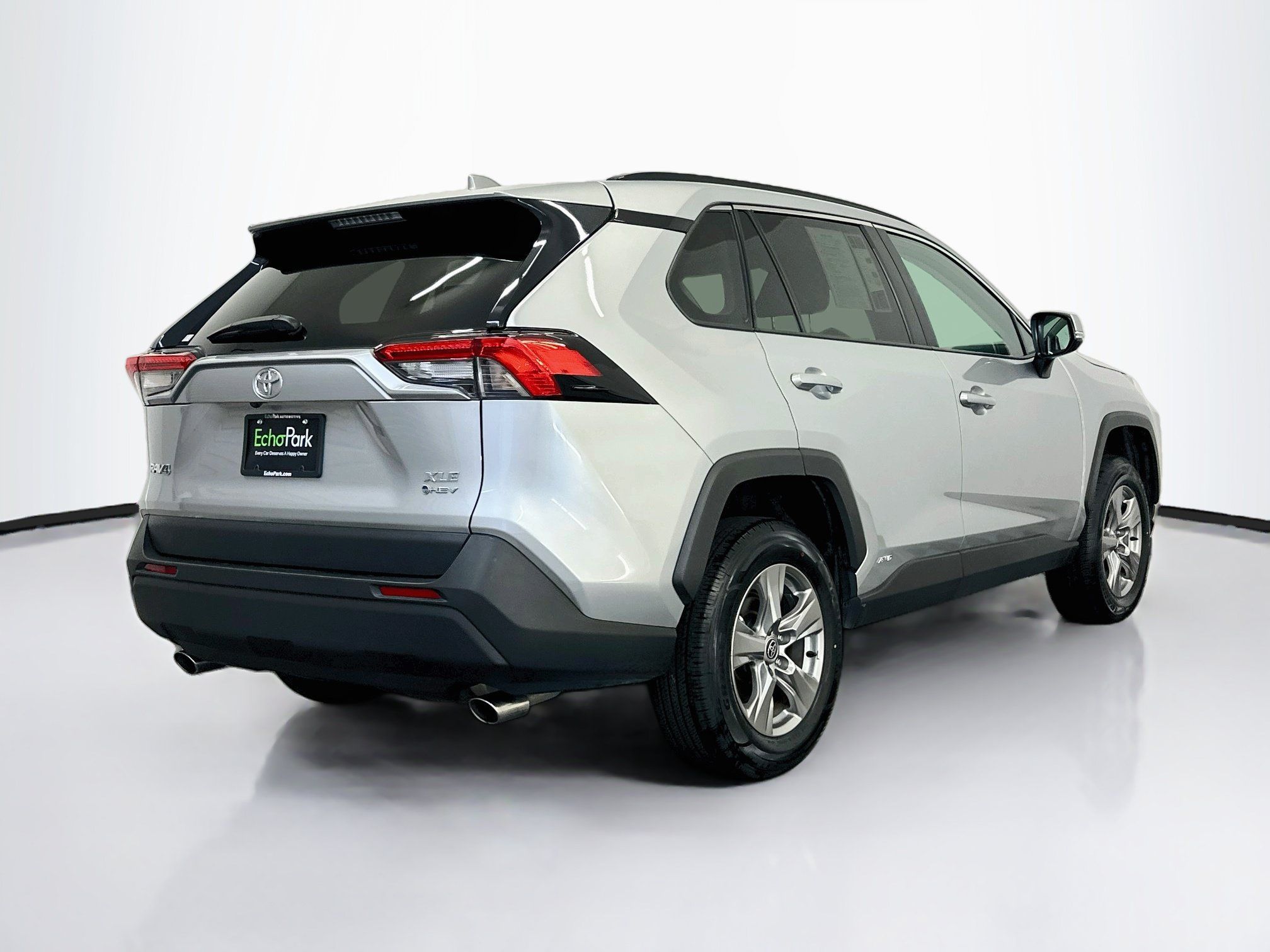 Used 2025 Toyota RAV4 XLE AWD/4WD image 9