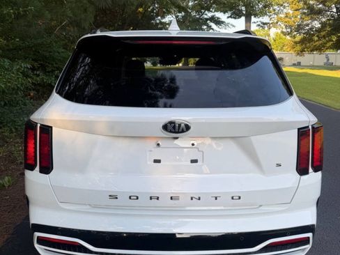 Used 2021 Kia Sorento S w/ Panoramic Sunroof Package FWD image 4