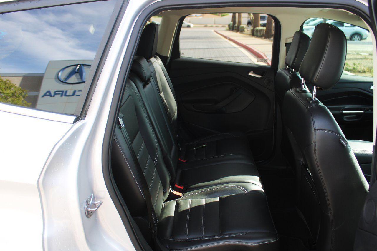 Used 2019 Ford Escape Titanium AWD/4WD image 14