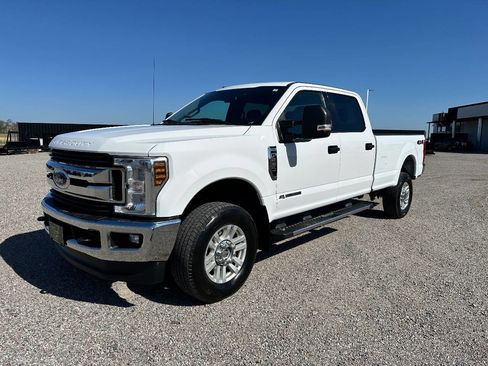 Used 2019 Ford F250 XLT w/ XLT Value Package image 1