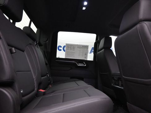 Used 2024 GMC Sierra 2500 SLT image 9