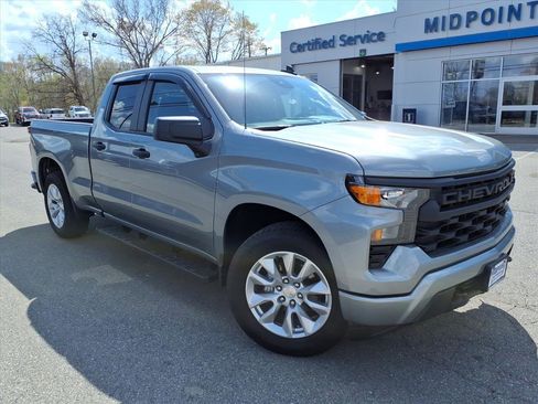 Used 2026 Chevrolet Silverado 1500 Custom image 2