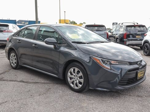 Used 2024 Toyota Corolla LE FWD image 3