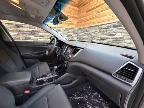 Used 2018 Hyundai Tucson SE AWD/4WD image 16