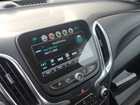 Used 2018 Chevrolet Equinox Premier image 11