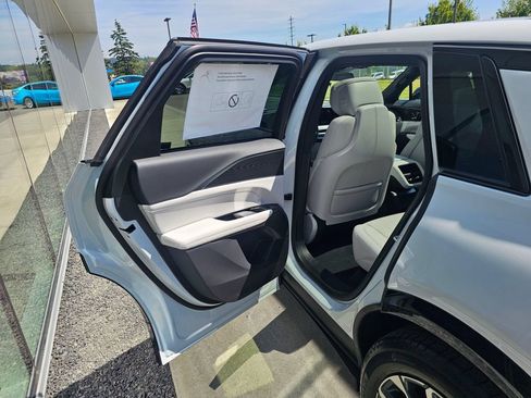 New 2026 Cadillac Lyriq Sport AWD/4WD image 15