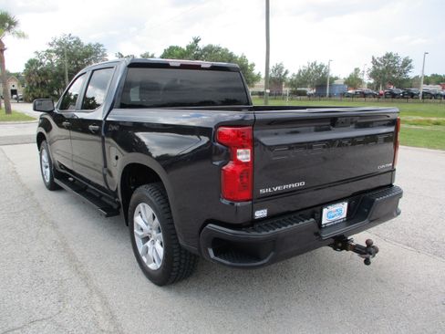 Used 2023 Chevrolet Silverado 1500 Custom image 5