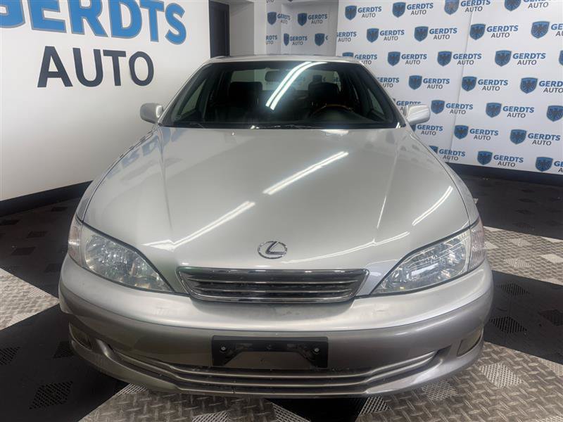 Used 2001 Lexus ES 330 w/ Lexus Value Pkg FWD image 2