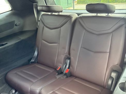 Used 2021 Cadillac XT6 Premium Luxury FWD image 9
