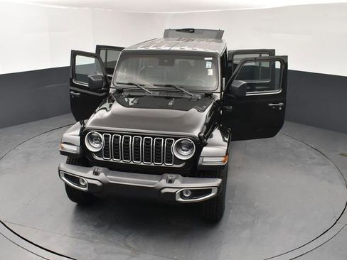 Used 2024 Jeep Wrangler Unlimited Sahara w/ Technology Group AWD/4WD image 25