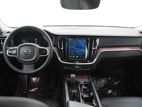Used 2023 Volvo V60 B5 Cross Country Plus w/ Climate Package AWD/4WD image 17