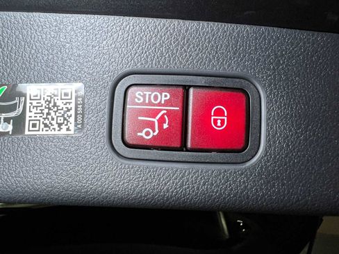 New 2026 Mercedes-Benz GLC 350e 4MATIC image 16