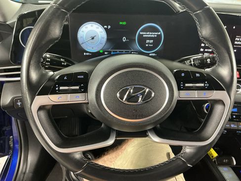 Certified 2023 Hyundai Elantra Limited FWD image 9