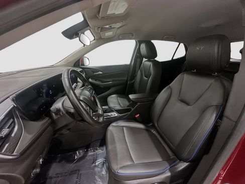 Used 2025 Buick Encore GX Sport Touring w/ Comfort Package FWD image 21