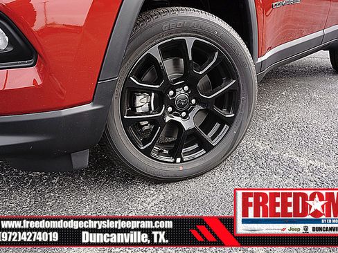 New 2026 Jeep Compass Latitude image 9