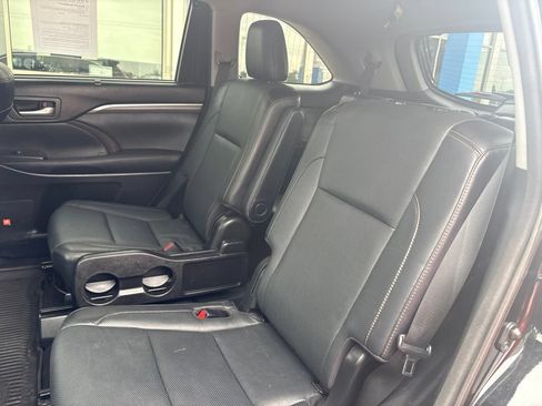 Used 2017 Toyota Highlander Limited AWD/4WD image 43